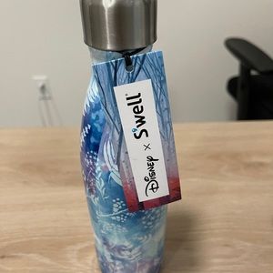 Limited Edition Disney x S’well Frozen 2 Bottle